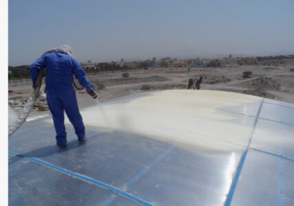 ما هي خطوات عزل الأسطح بالفوم | عالم التطويرية